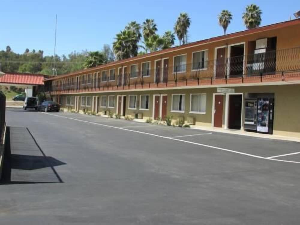 Escondido Lodge 47/56