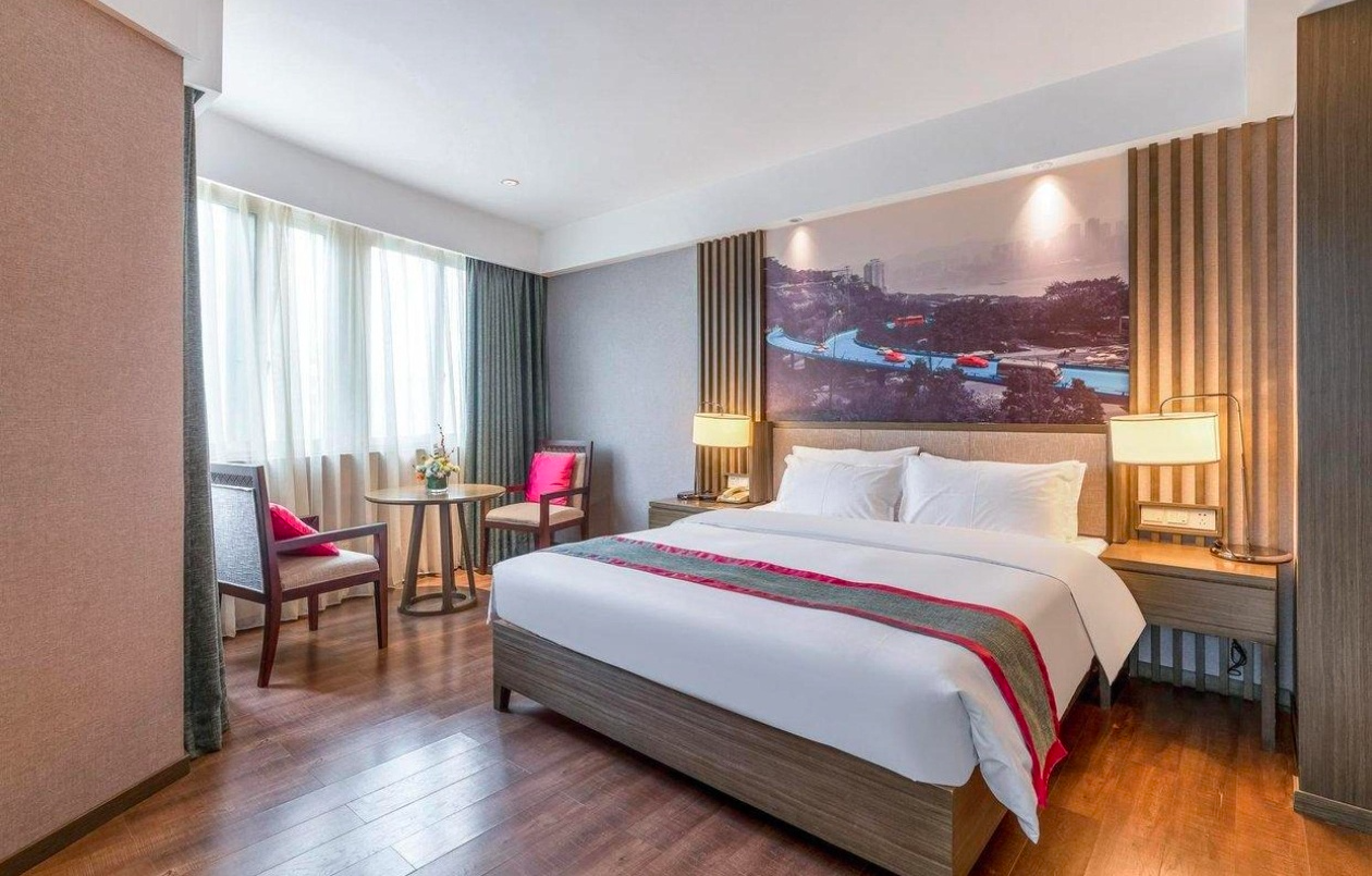Rezen Kingtown Hotel (Chongqing Xinpaifang) 10/26