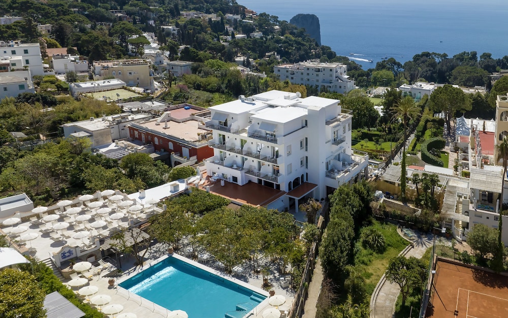 Hotel Syrene Capri 5/69