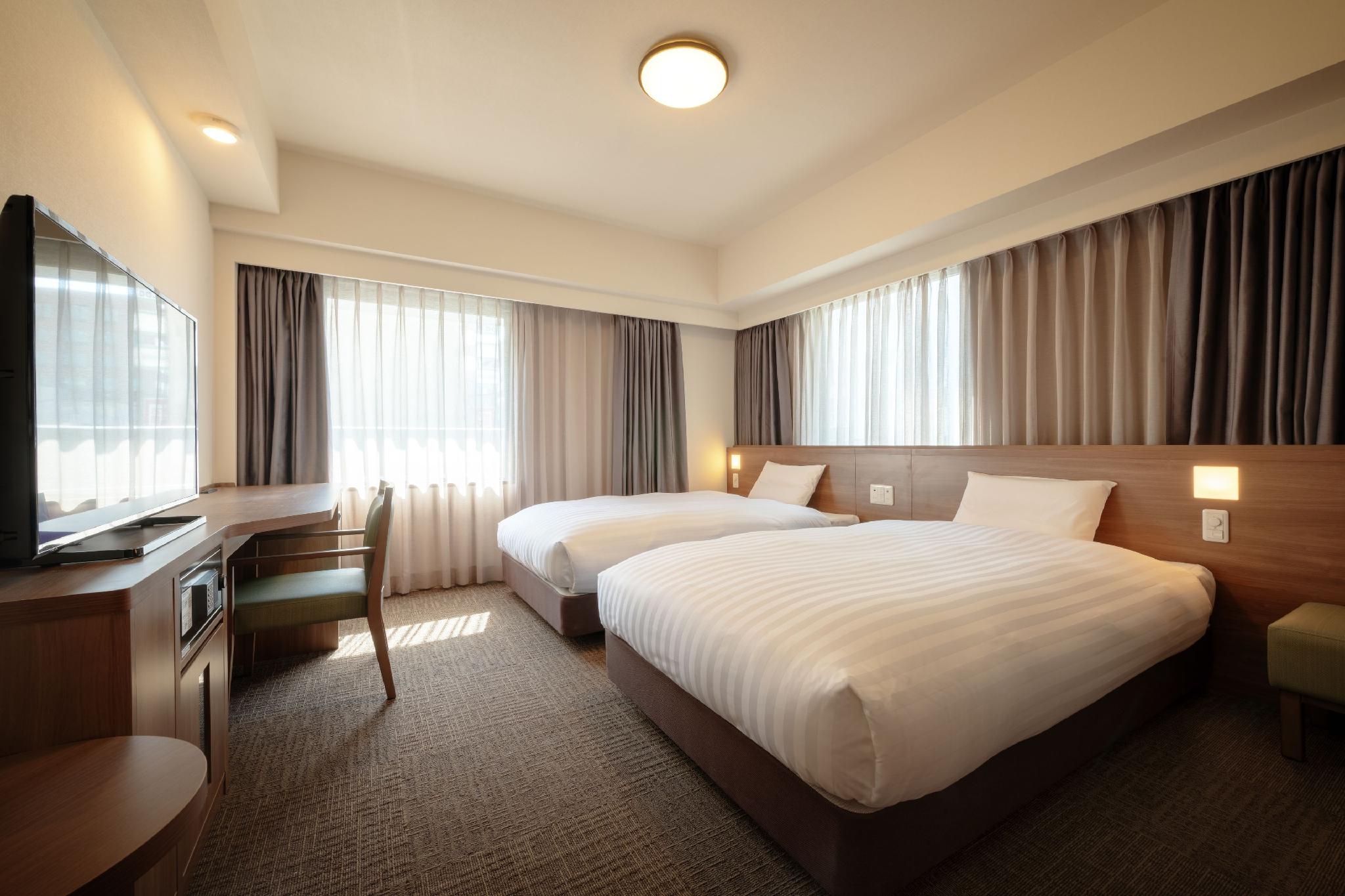 Moderate, 2 Double Beds