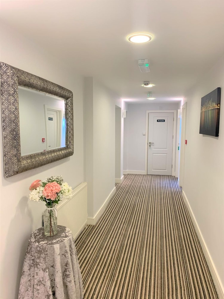 Lobby at Green View Hotel Near Dartford, DARTFORD