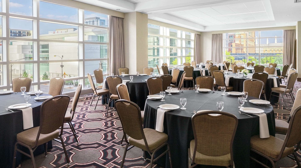 Home2 Suites By Hilton Chicago Mccormick Place Il 42/73