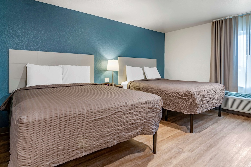 WoodSpring Suites Brunswick 8/31