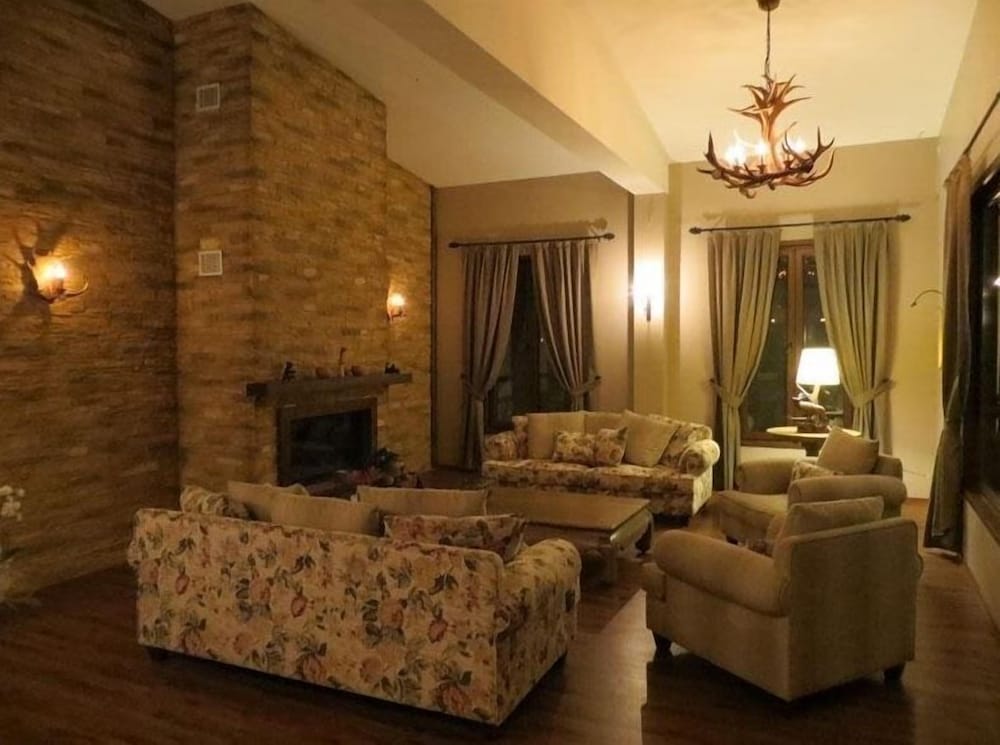 Riva's Club Hotel 20/50