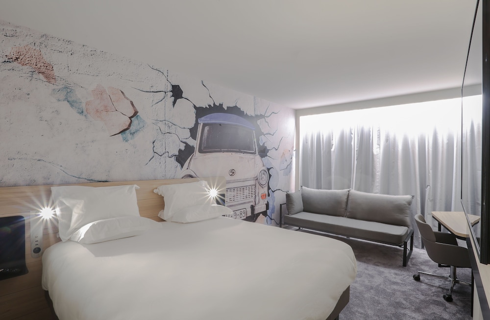 Arena Hotel La Defense 4/21