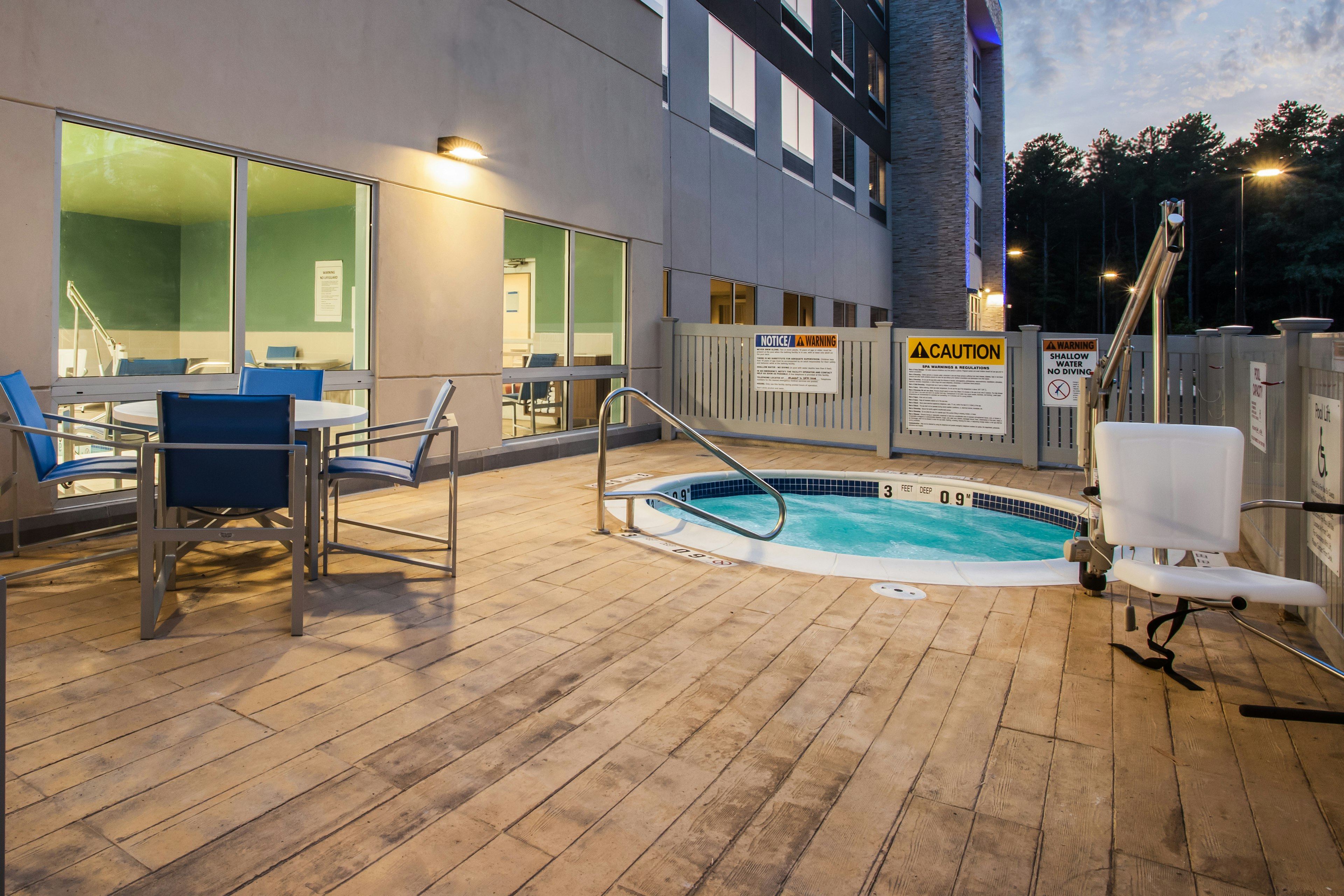 Holiday Inn Express & Suites Queensbury - Lake George Area 37/71