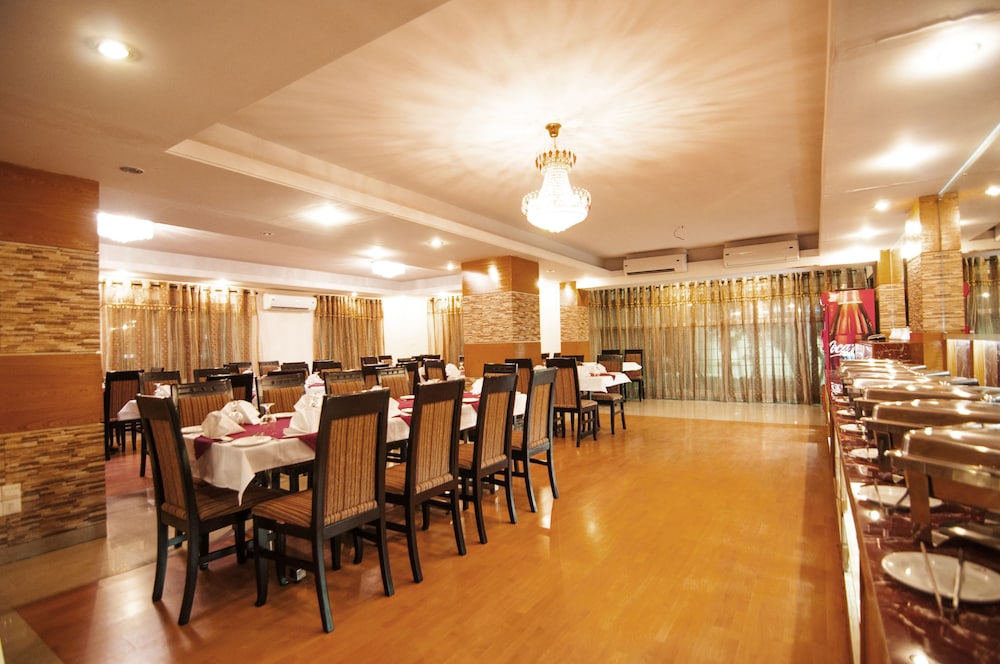 CENTURY PARK RESIDENCE 35/43