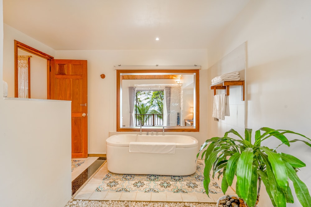 Camia Resort & Spa 11/71