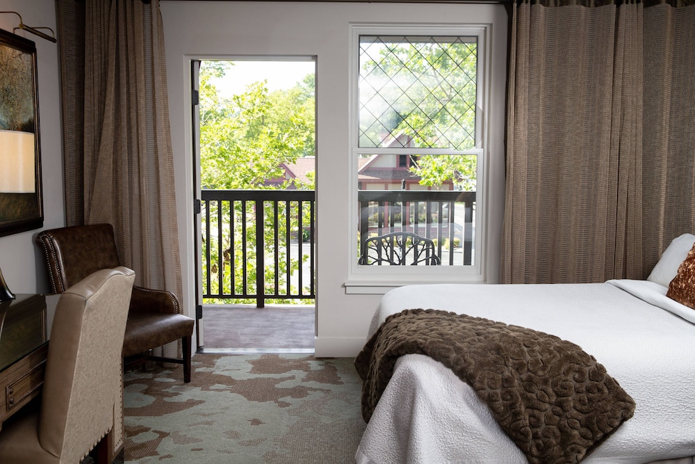 Grand Bohemian Hotel Asheville Autograph Collection 18/41