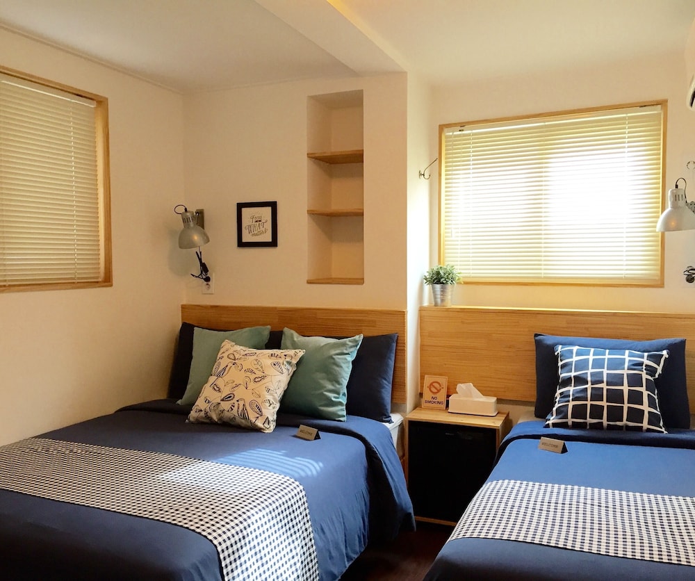 Hostel Beige 2Nd 11/44