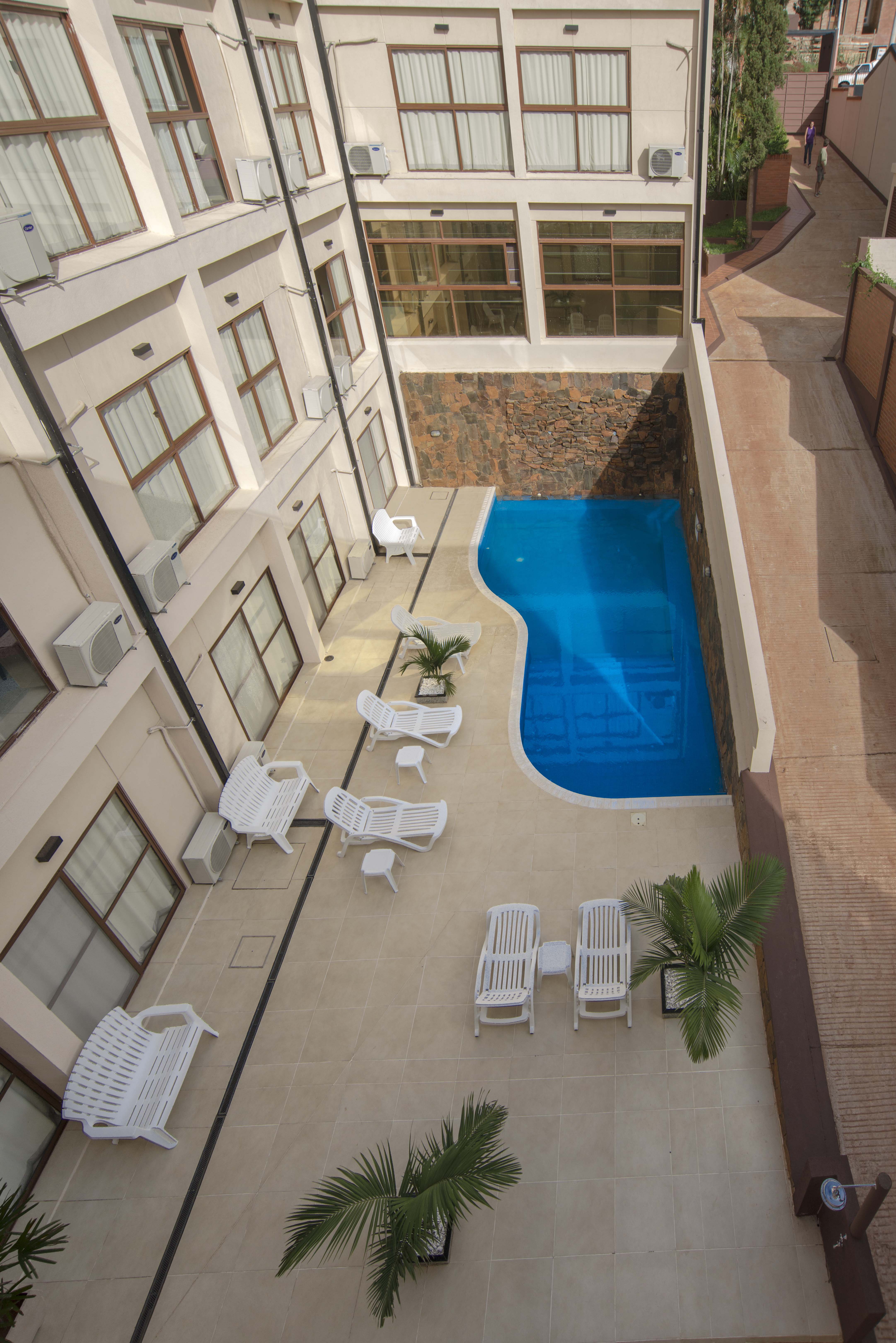 Arami Hotel & Lodge 6/15