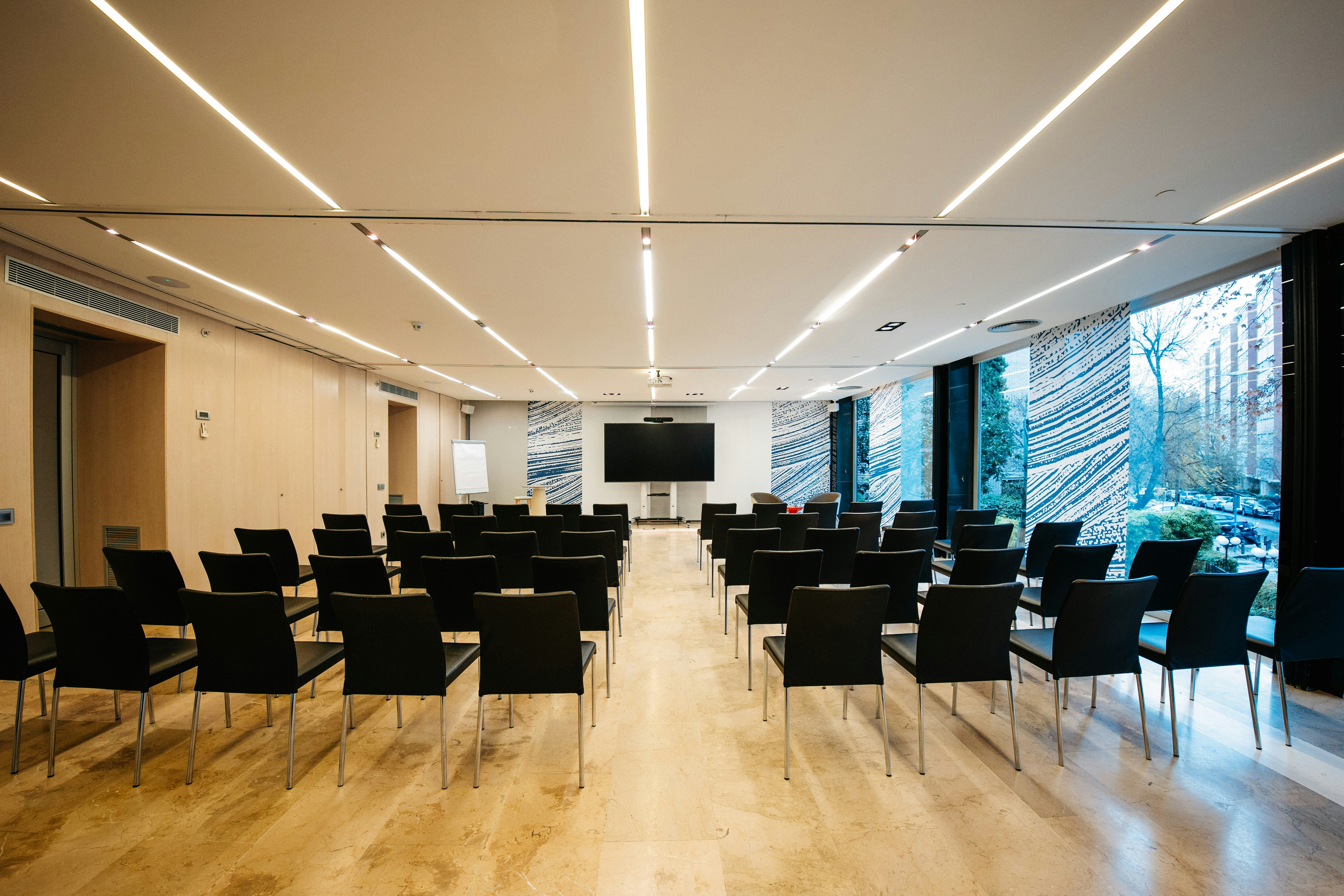voco Madrid Retiro, an IHG Hotel 55/58