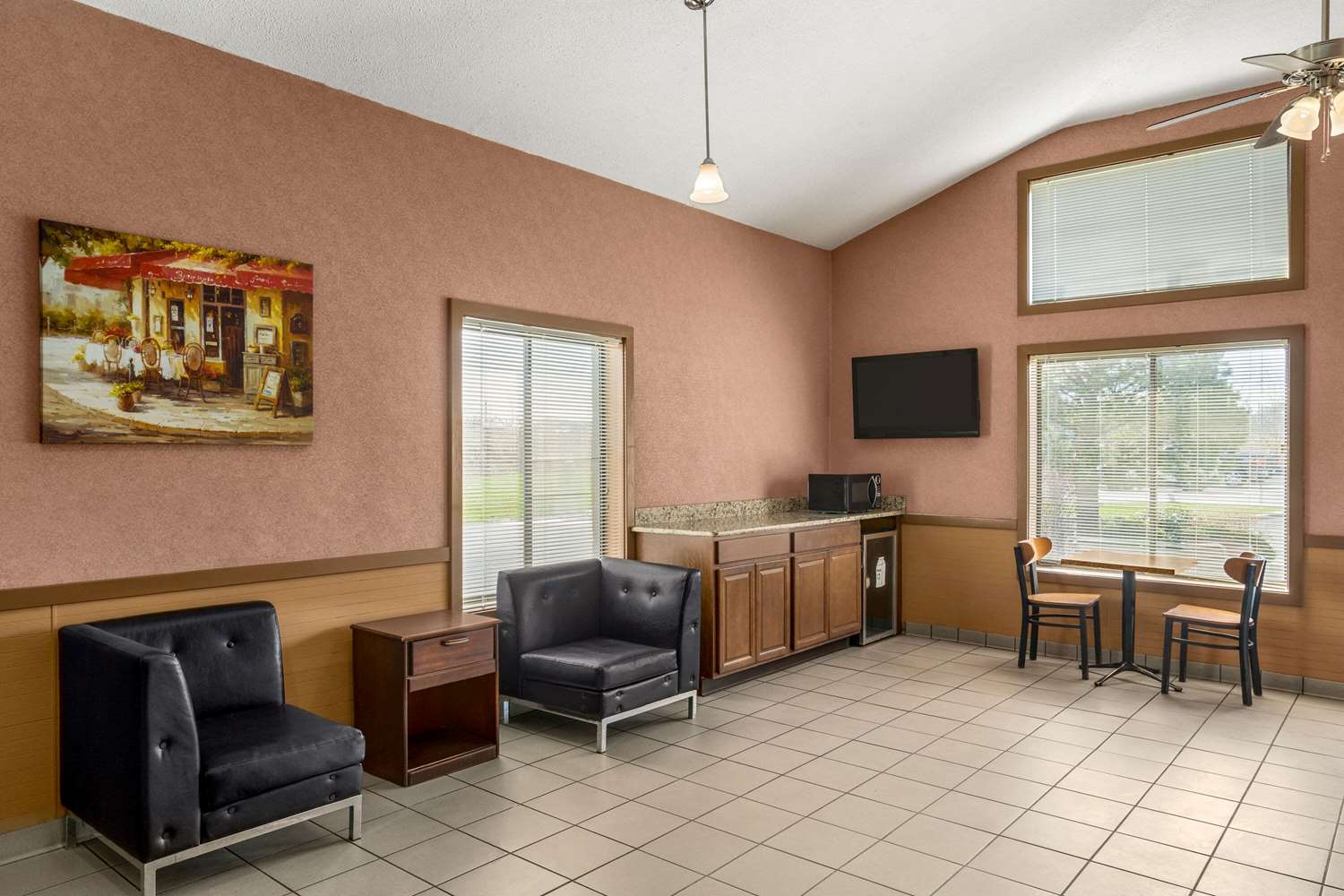 Days Inn by Wyndham Canastota/Verona 33/52