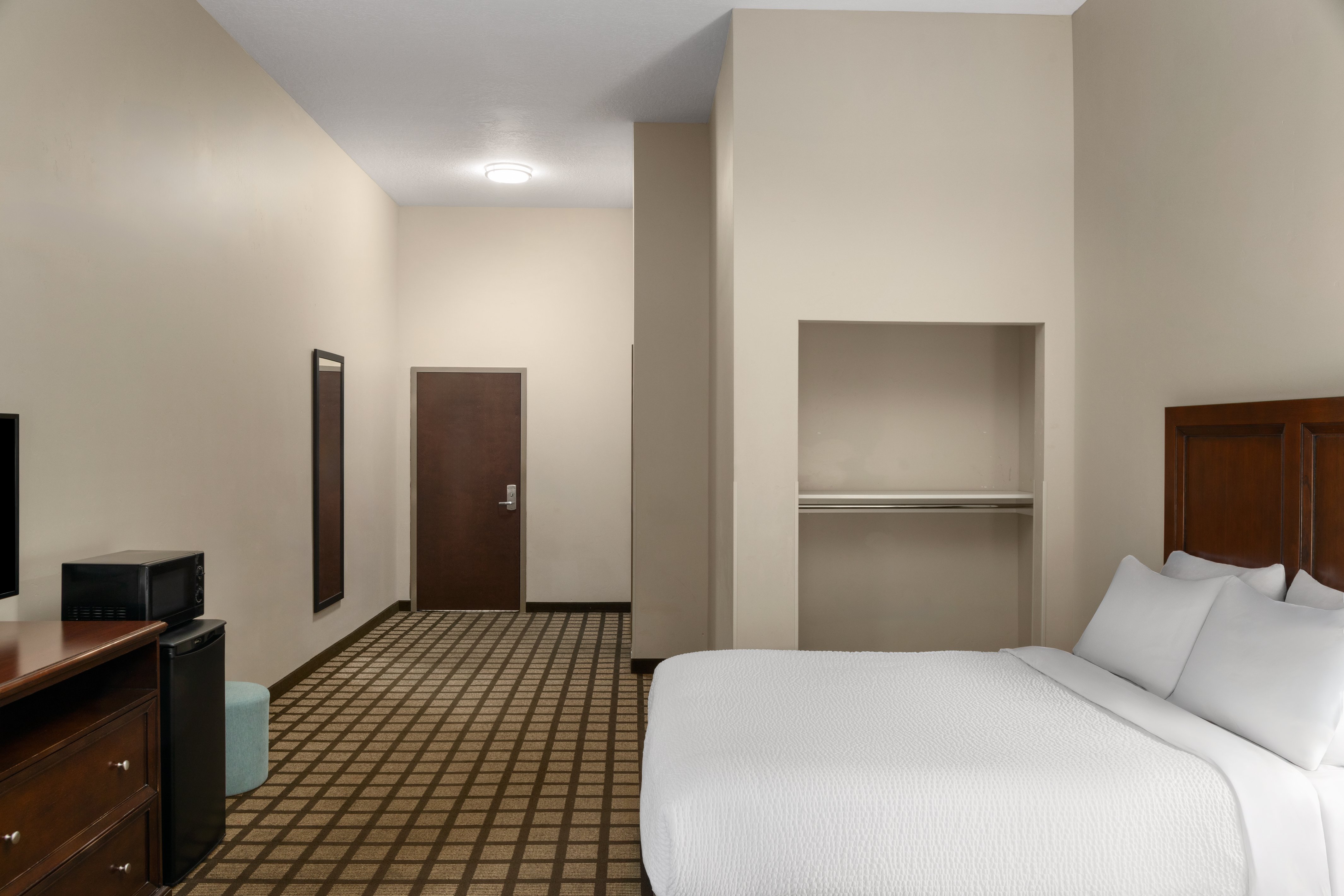 Standard, King Bed, Garner Hotel Page - Lake Powell Area By IHG 2/8