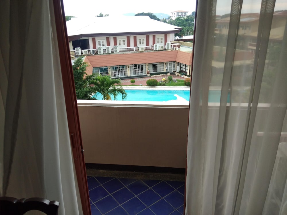 Sarabia Manor Hotel 8/73