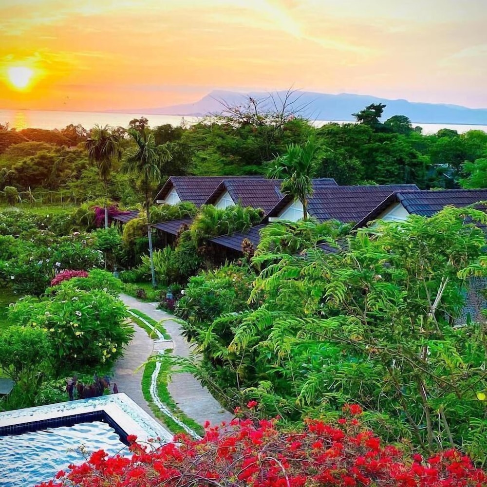Atmaland Resort 62/66