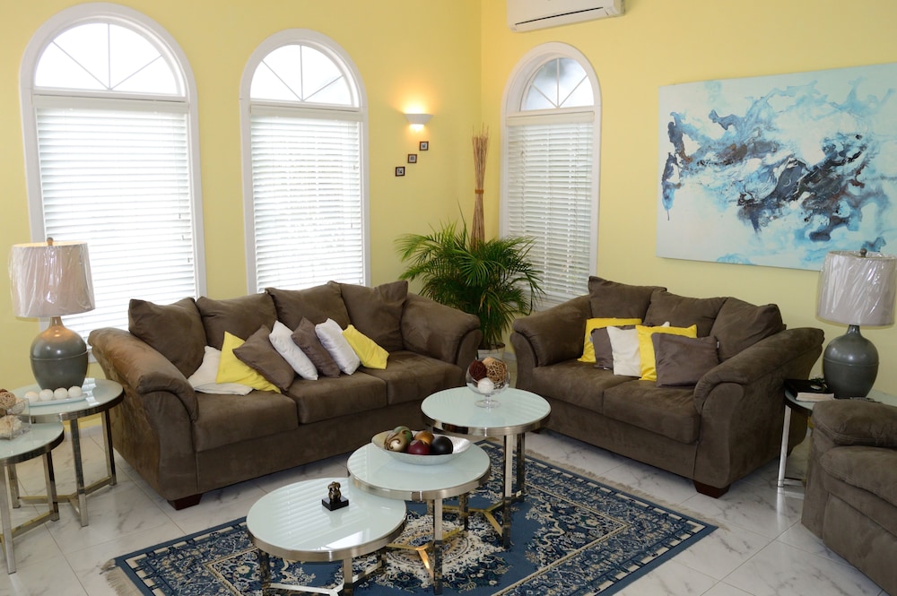 Adonai Hotel Boutique Bed And Breakfast 66/93