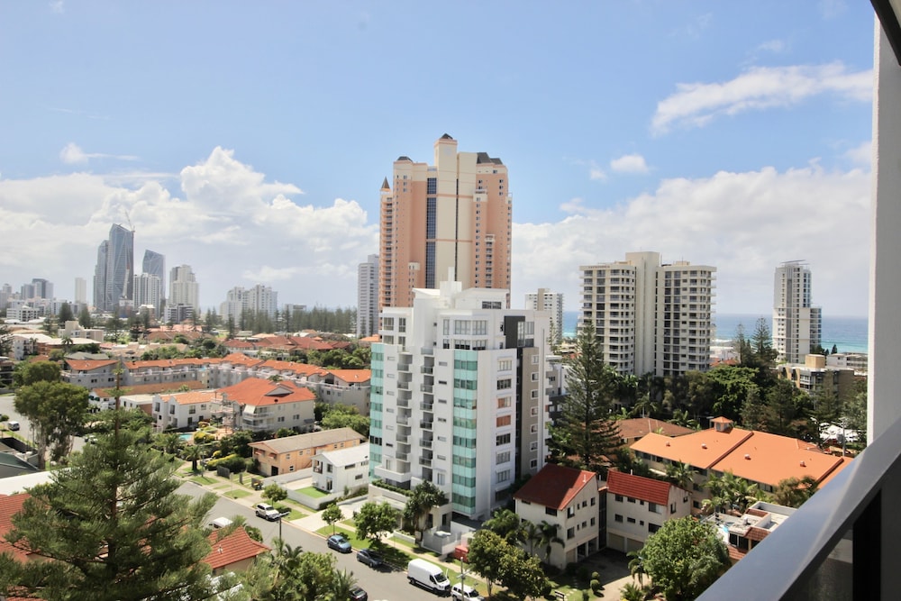 Qube Broadbeach 48/50