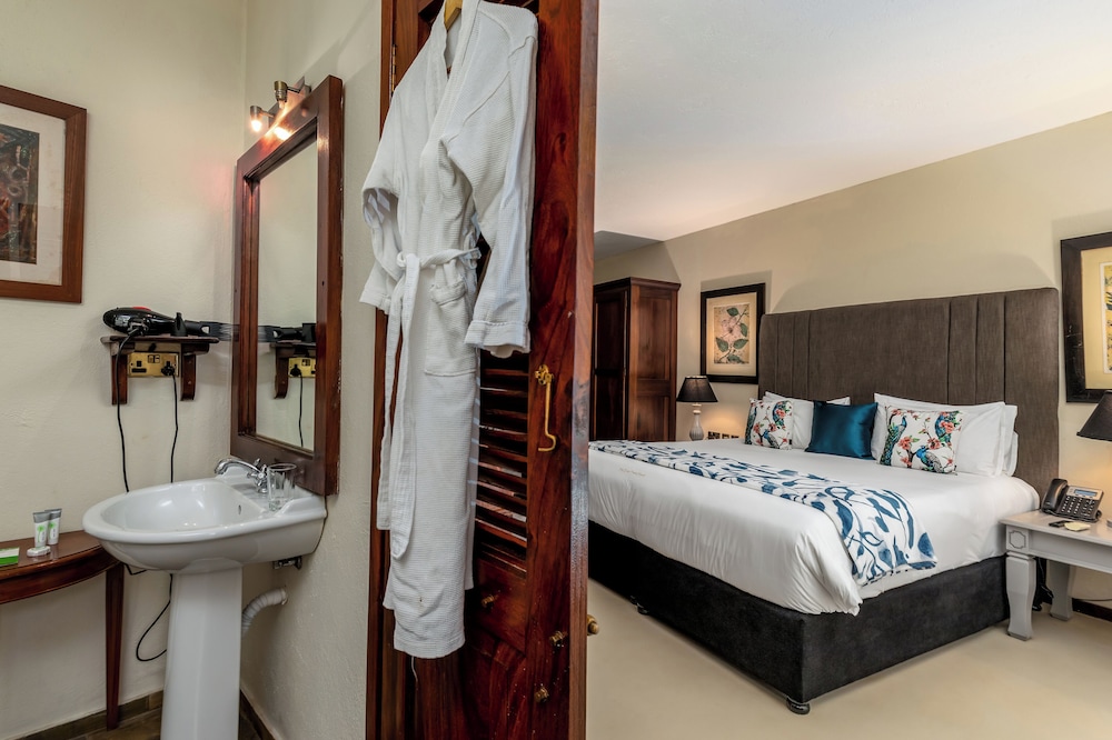 The Emin Pasha Hotel 45/46