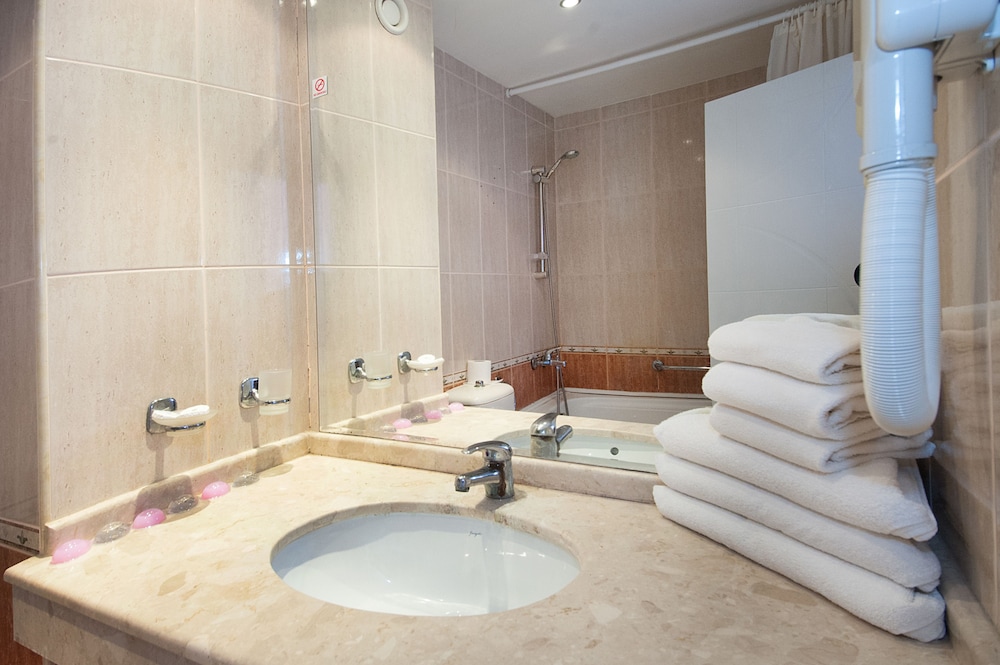 Sirius Beach Hotel 48/48
