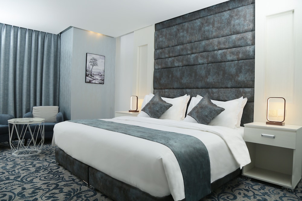 OPAL HOTEL 10/50
