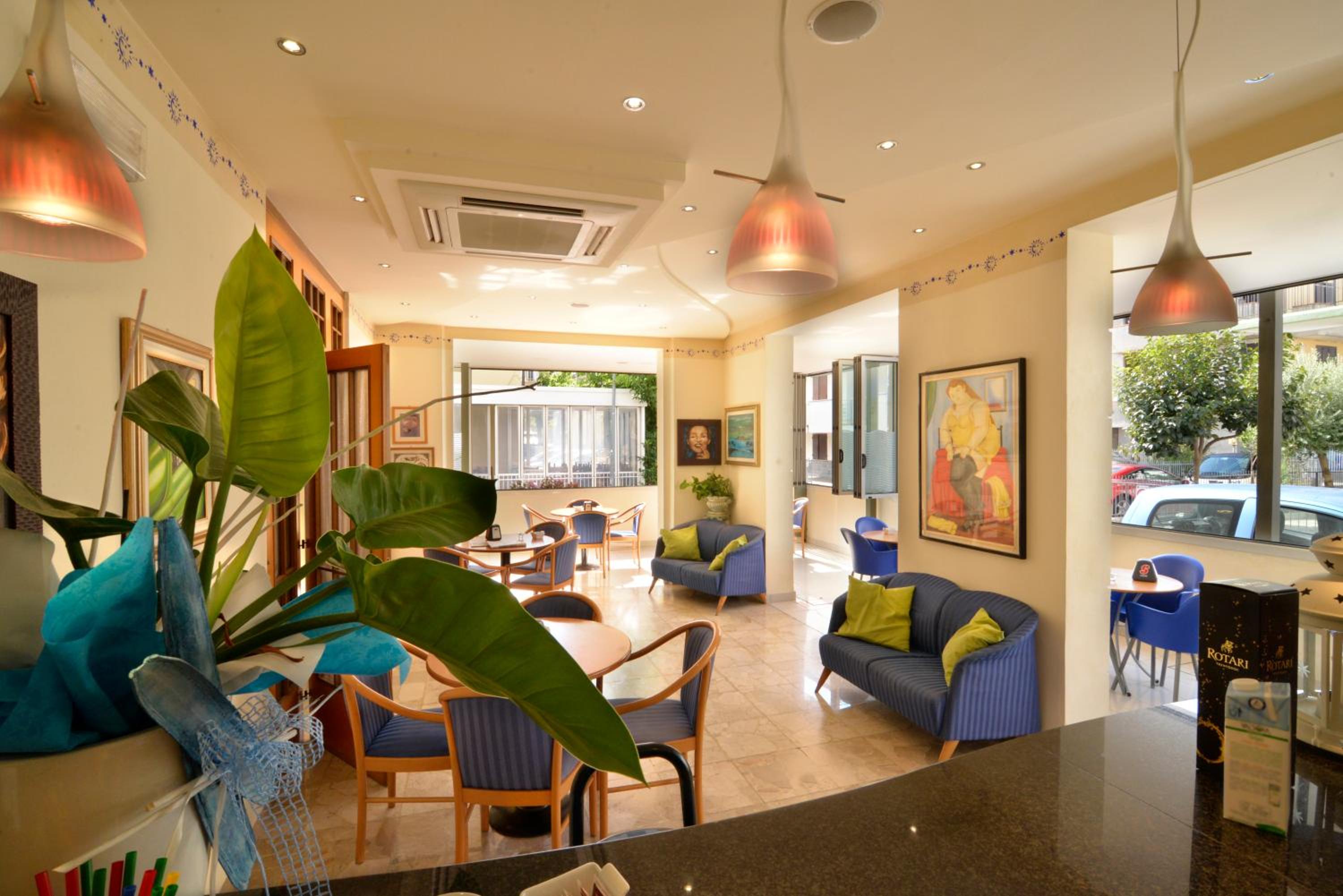 Hotel Ave 25/50