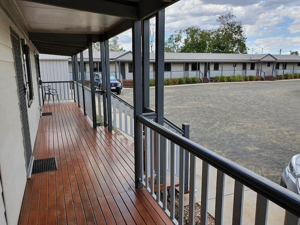 THE ROCKS MOTEL 10/55