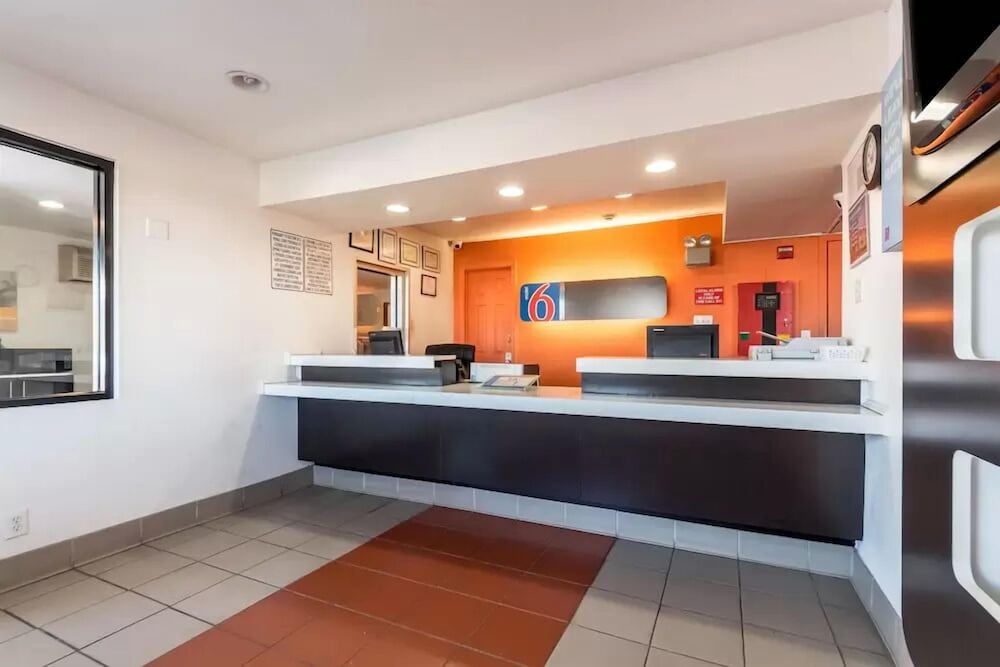 Lobby at Motel6 Garland, TX - Northeast Dallas, GARLAND - TX
