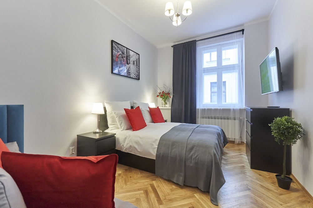 SUPERIOR, APARTMENT