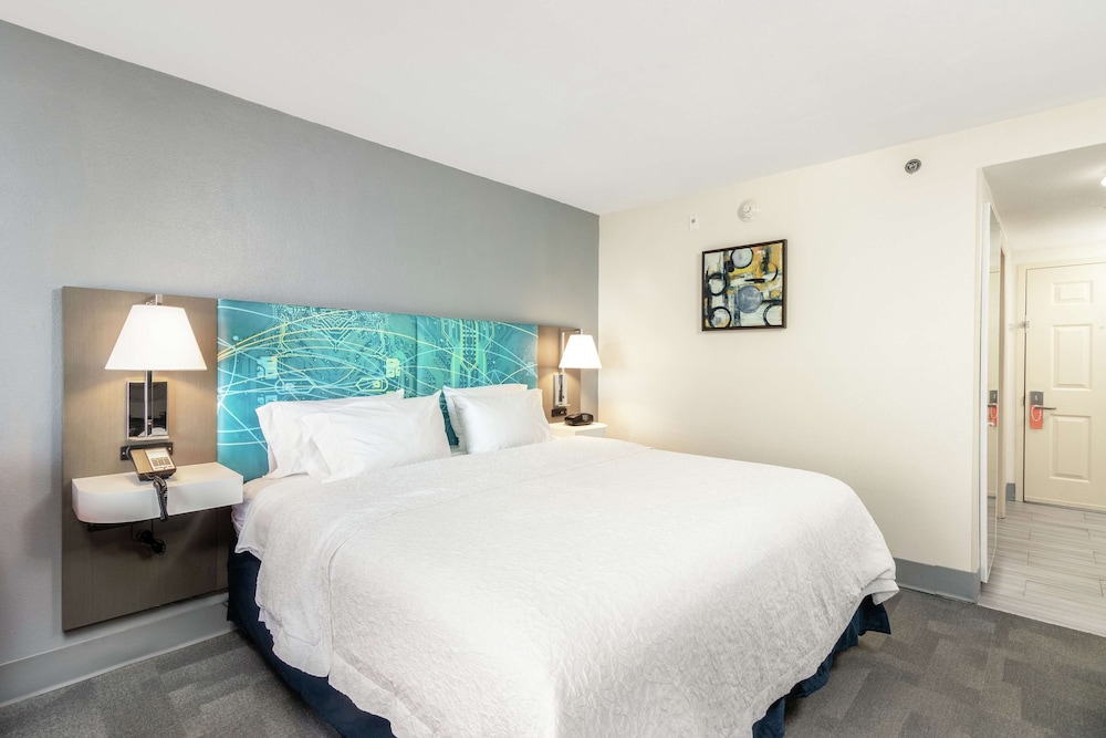 Hampton Inn Daytona Beach Shores 18/45