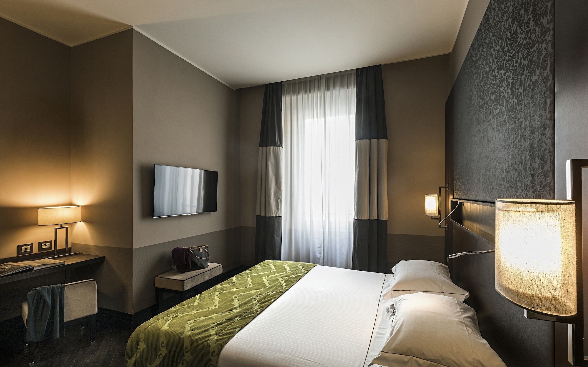 SUPERIOR, DOUBLE BED