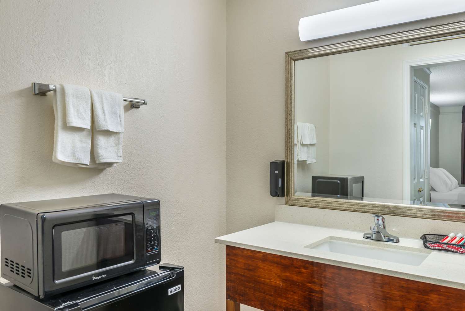 Econo Lodge Richmond-North Chesterfield 22/25