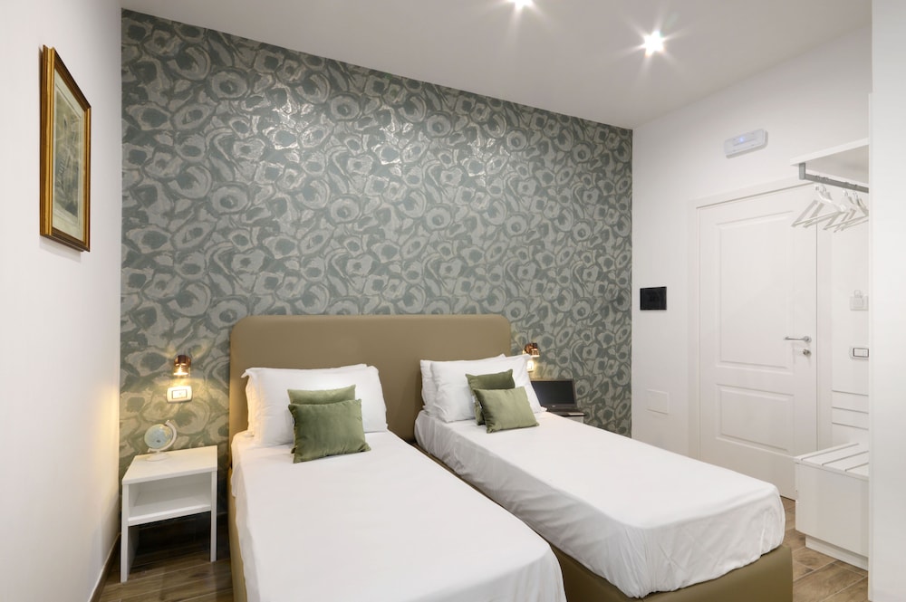 Napoliseason Rooms And Breakfast 8/49