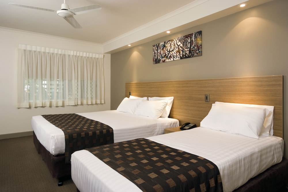 RESORT, QUEEN BED