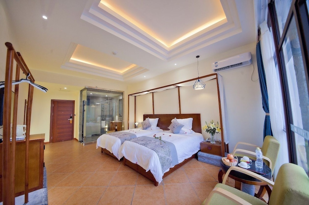 Guilin Crystal Crescent Moon Hotel 27/71