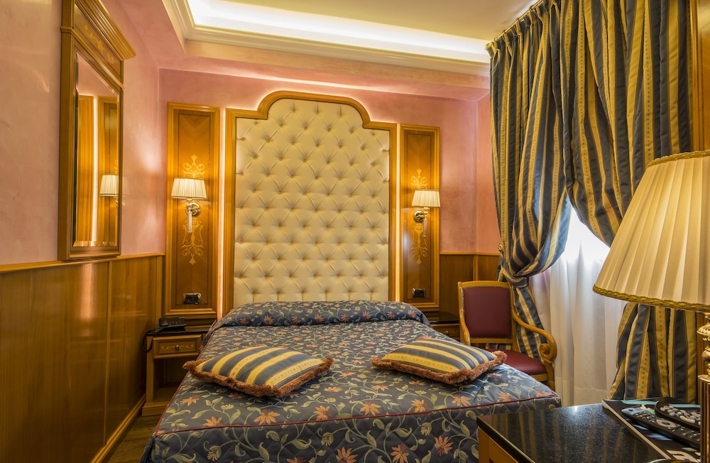 Hotel Vittoria 24/50