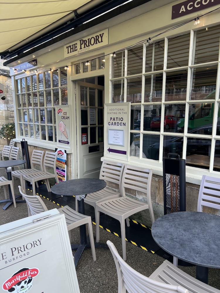 The Priory Burford Bed And Breakfast 36/59