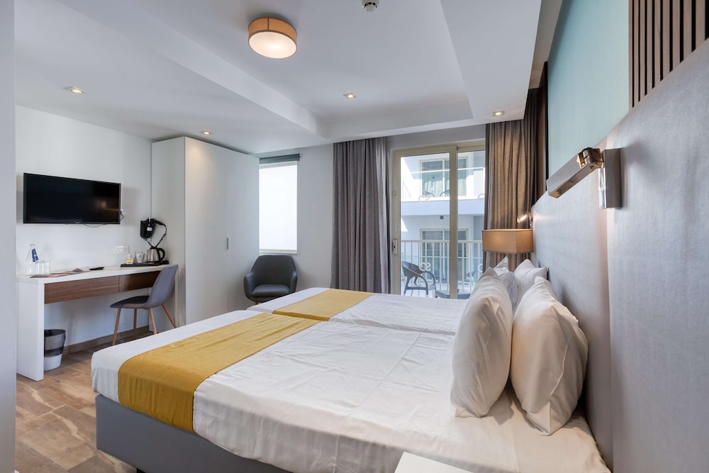 Solana Hotel & Spa 88/136