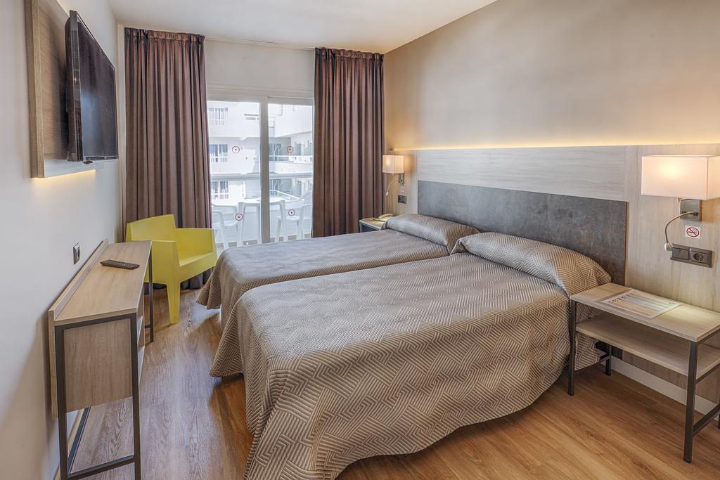 Room, Xl