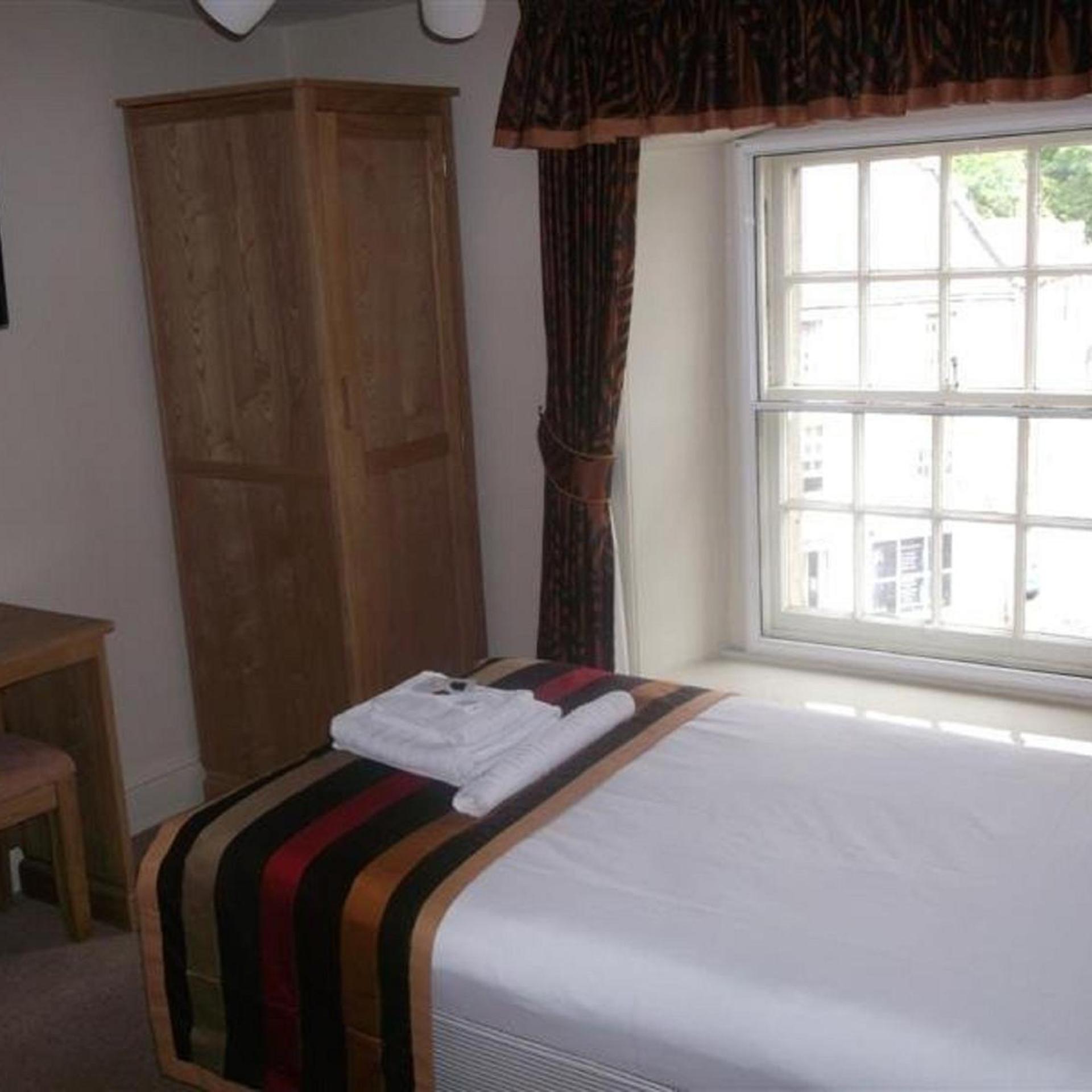 Radstock Hotel 6/66