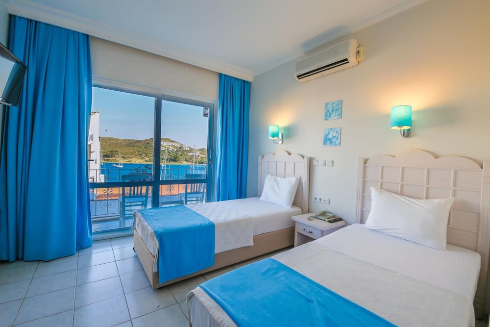 Bora Hotel 18/49