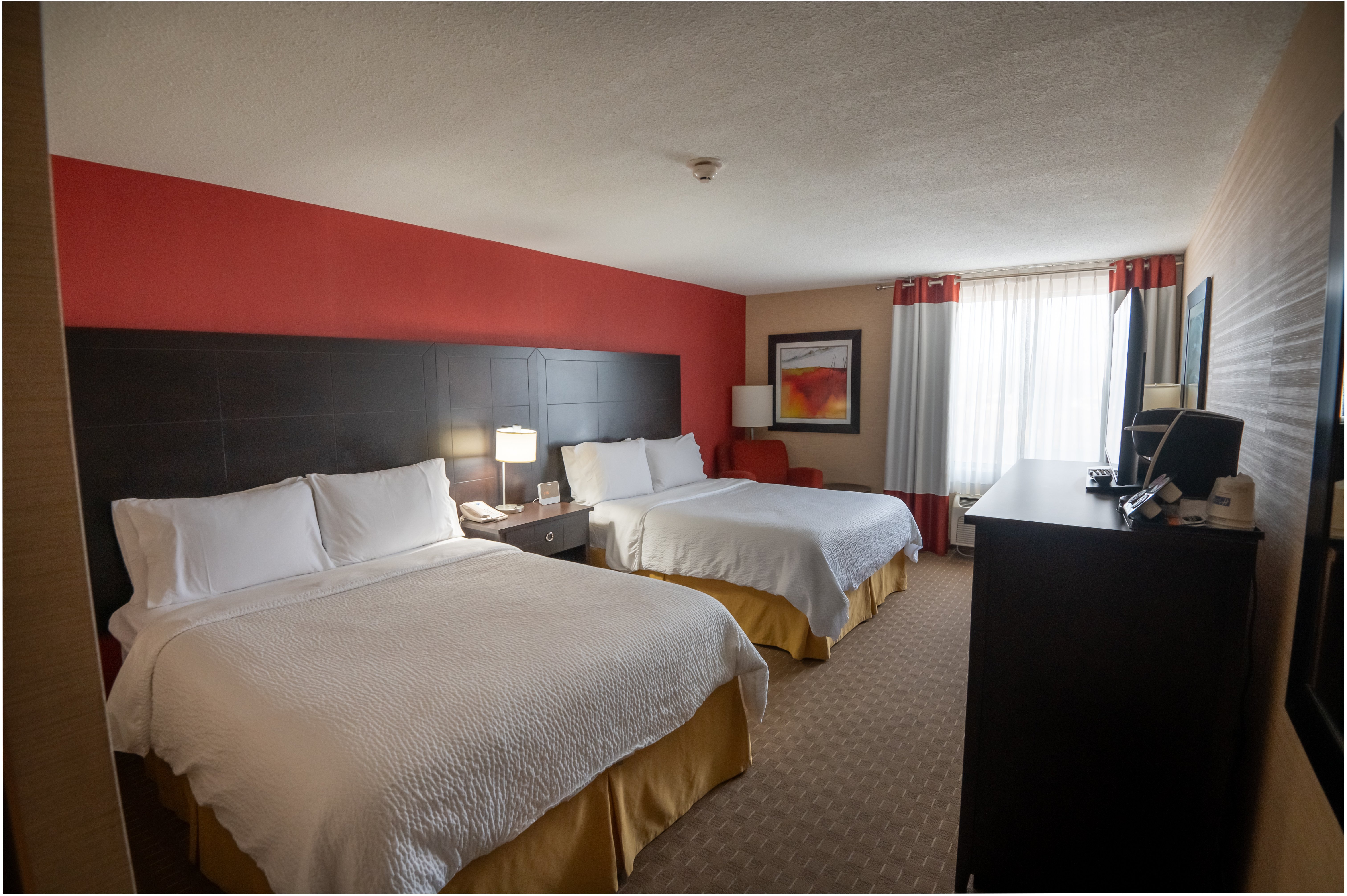 Holiday Inn Express Suites Chatham South 25/75