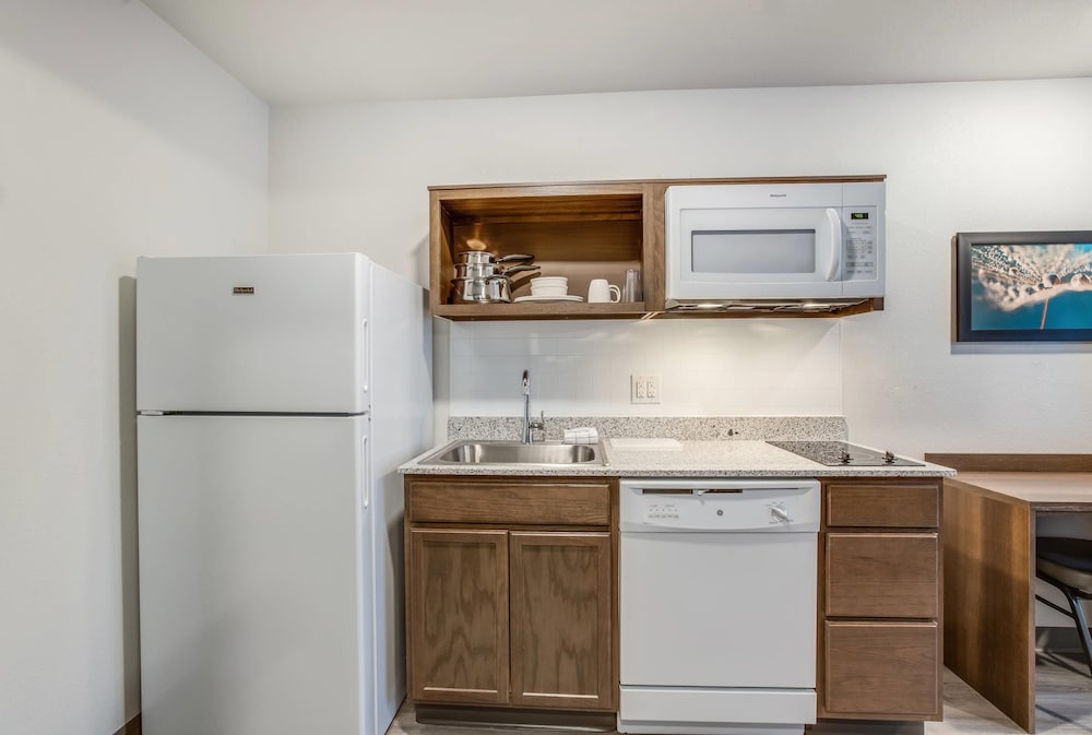 WoodSpring Suites Novi Farmington 7/47