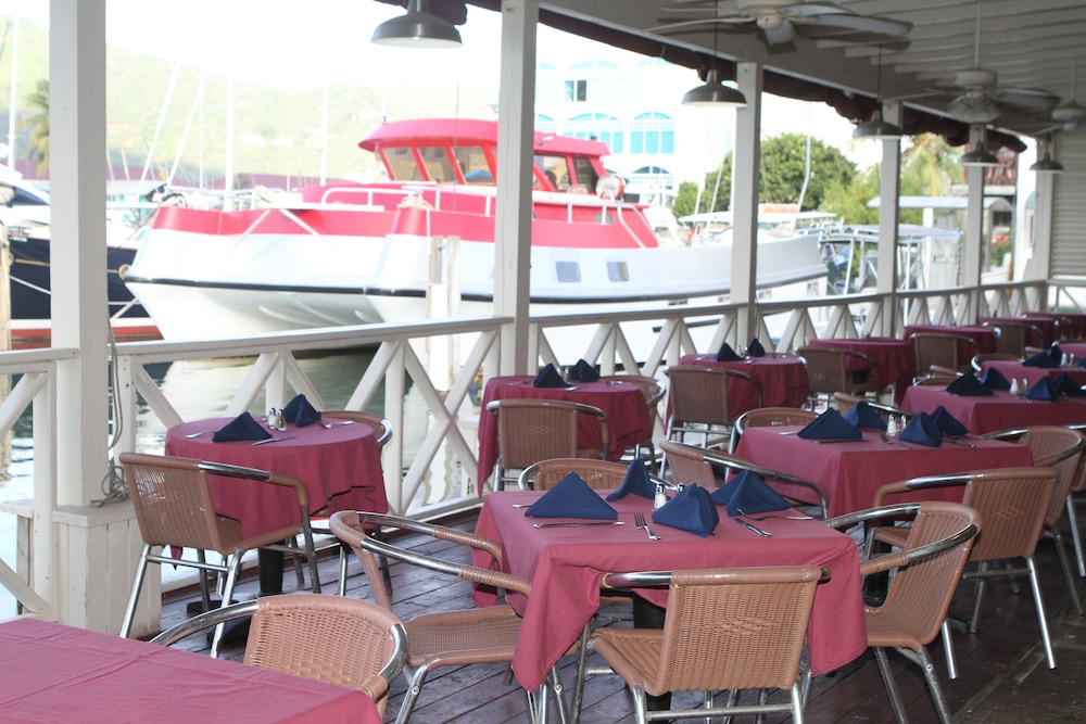 Village Cay 29/41
