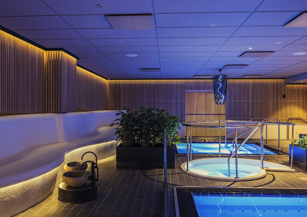 swimming pool spa