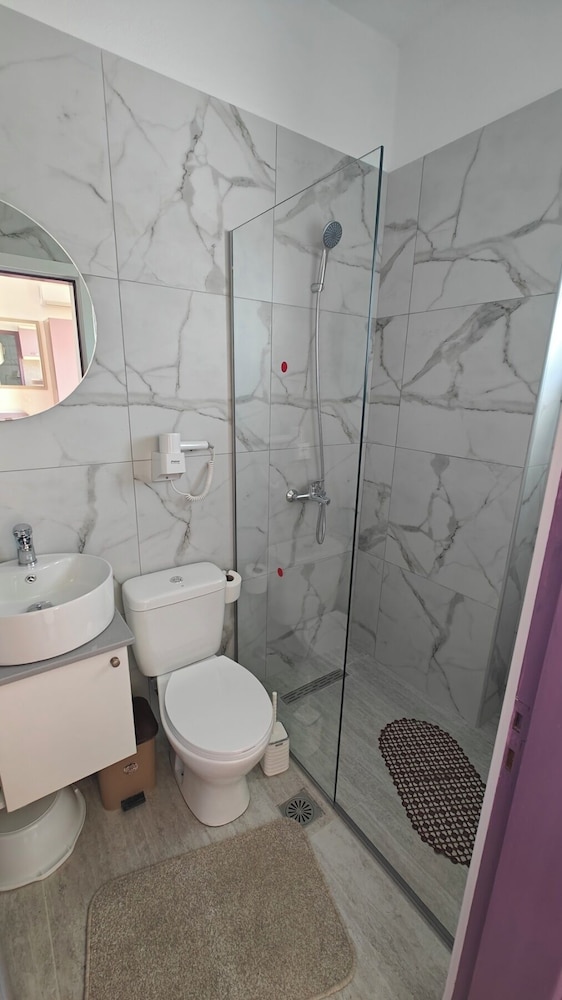 2 BEDROOMS, APARTMENT