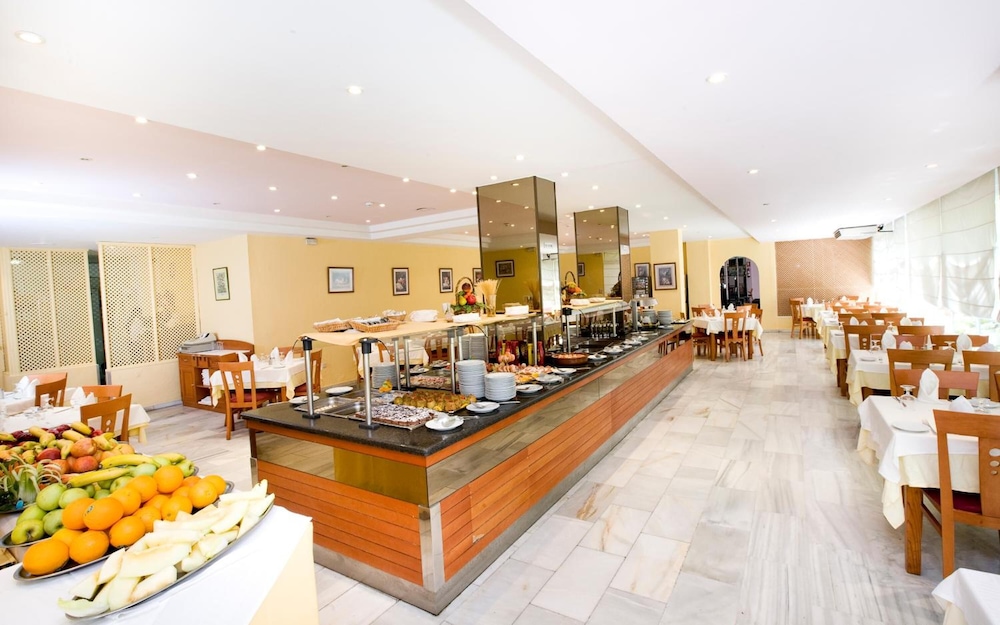 Monarque El Rodeo Hotel 24/30
