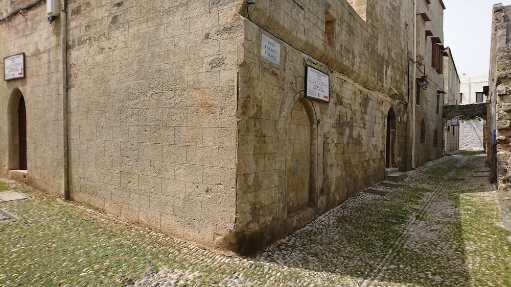Eleni Rooms 34/40