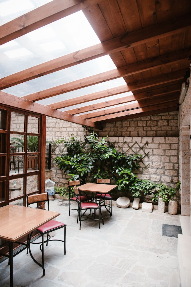 KENTRIKON HOTEL 4/23
