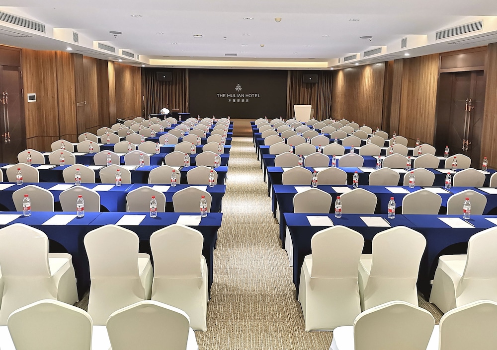 The Mulian PaZhou International Exhibition Center 55/66